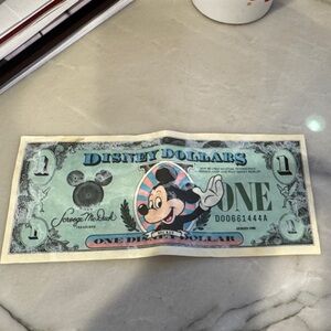 Disney Money with Mickey Mouse in Blue and Pink. 1988 D uncirculated!!